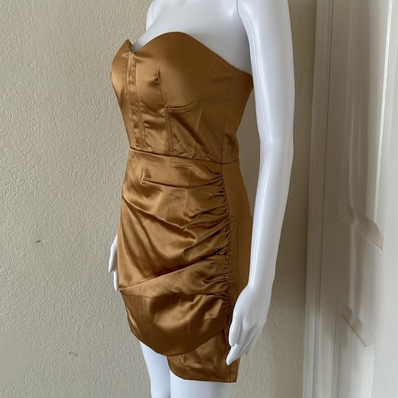 Naked Wardrobe The statement Gold Strapless Side Rouche Mini Dress Size Small - Picture 4 of 8